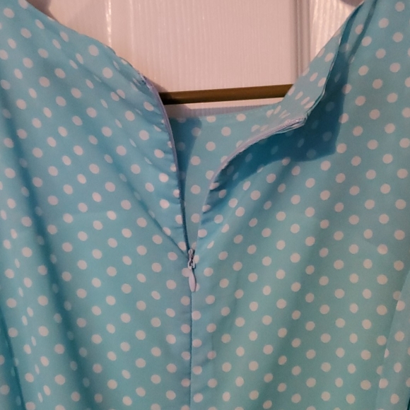 Dress - Picture 5 of 5